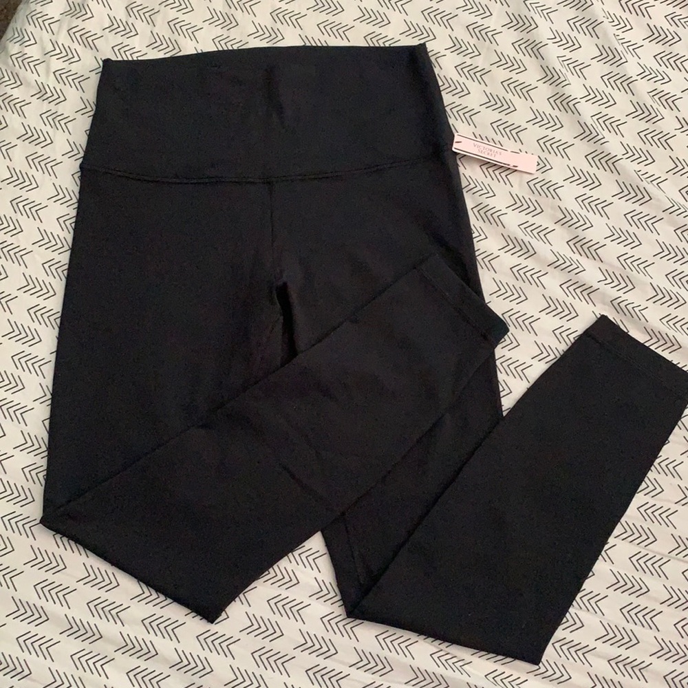 Victoria’s Secret Incredible Studio Legging
